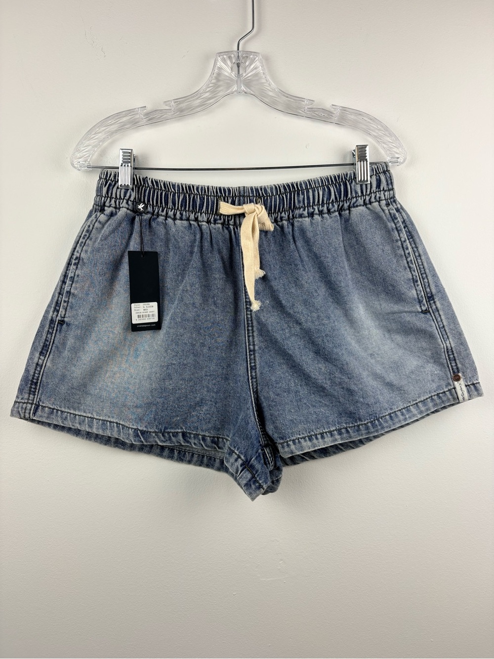 One Teaspoon Boxer Low Waist Denim Shorts - Blue Blossom 26508A Free People Sz M